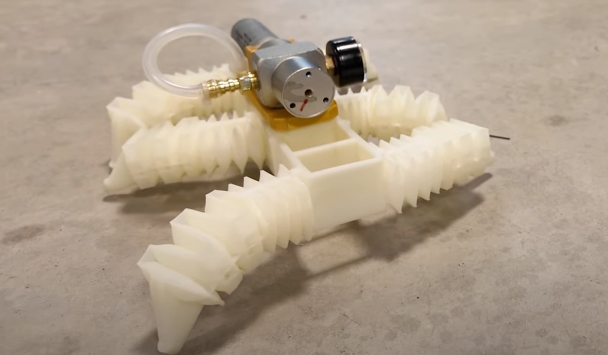 電子機器不要!3Dプリンターから誕生する歩くロボット
